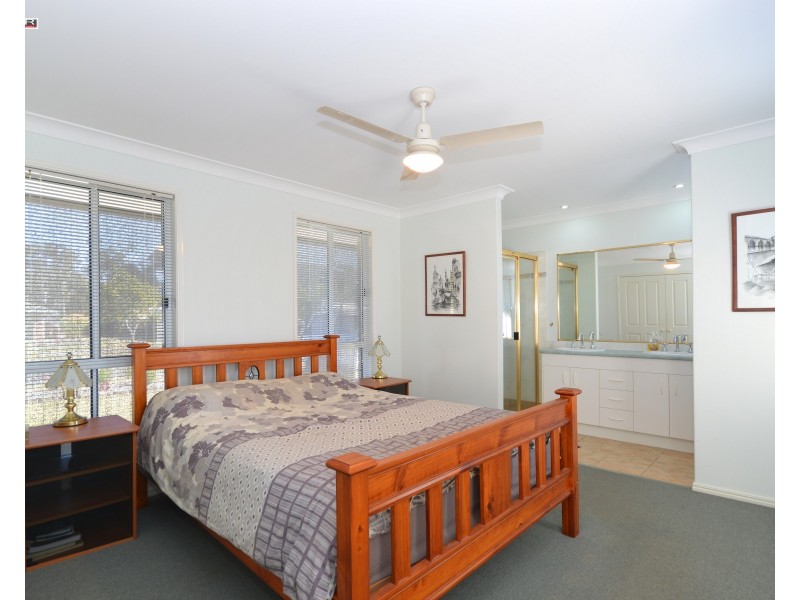 14 Lakeside Drive, Burrum Heads QLD 4659