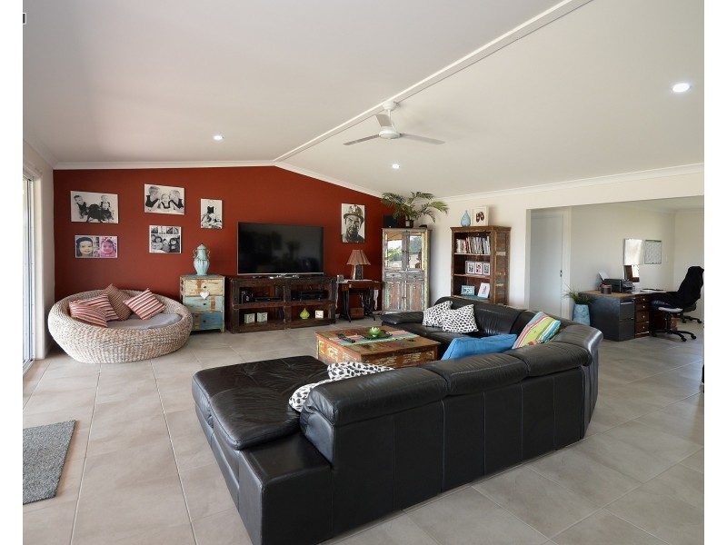 48 Smith Road, Howard QLD 4659