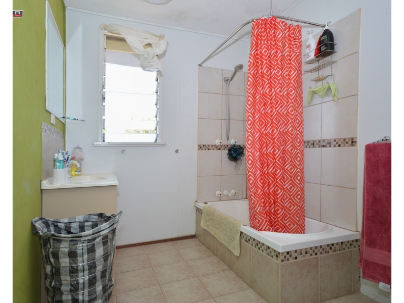 36 James Street, Howard QLD 4659