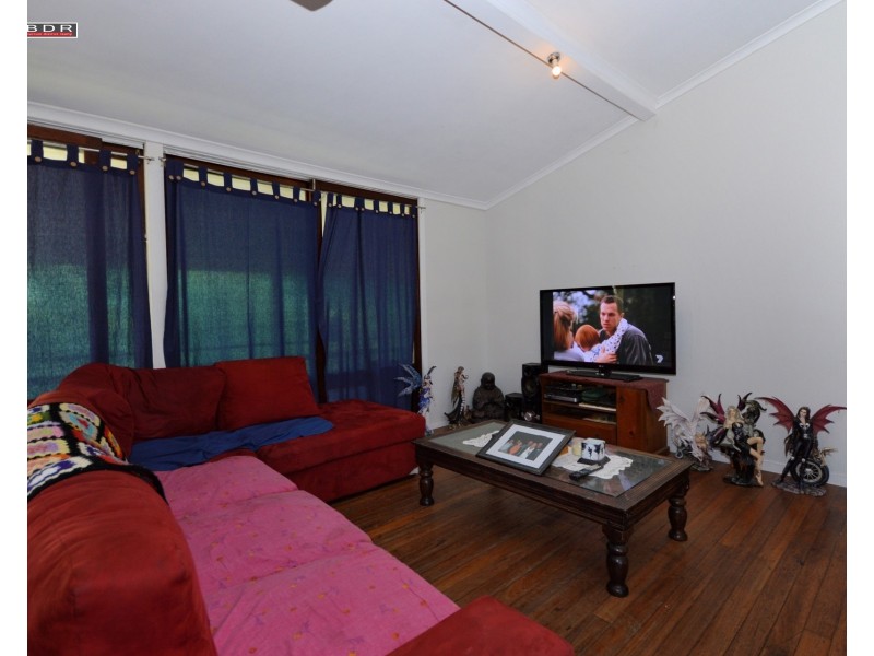 36 James Street, Howard QLD 4659