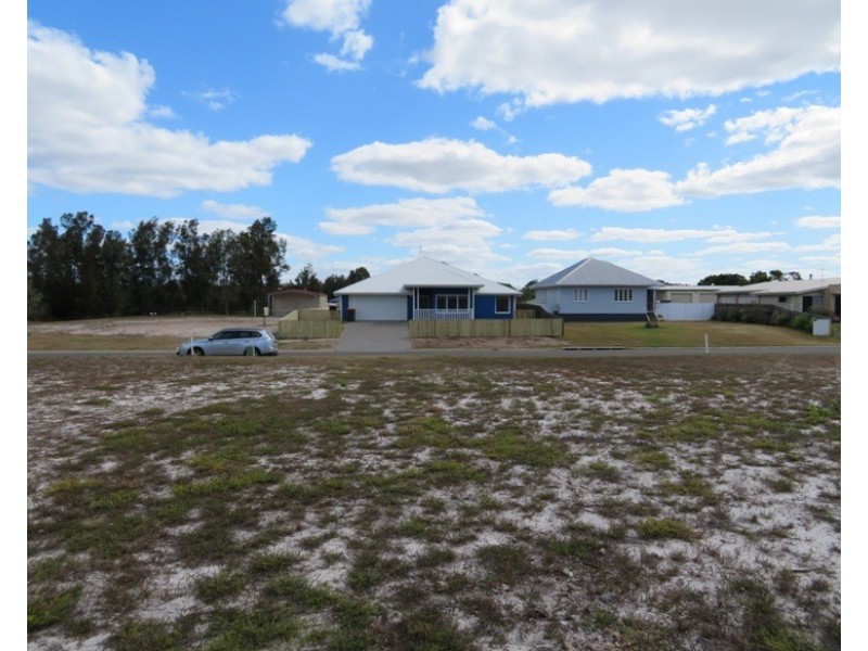 62 Beach Drive, Burrum Heads QLD 4659