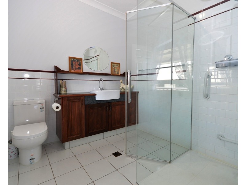 8 Traviston Way, Burrum Heads QLD 4659