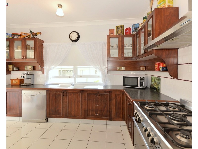 8 Traviston Way, Burrum Heads QLD 4659