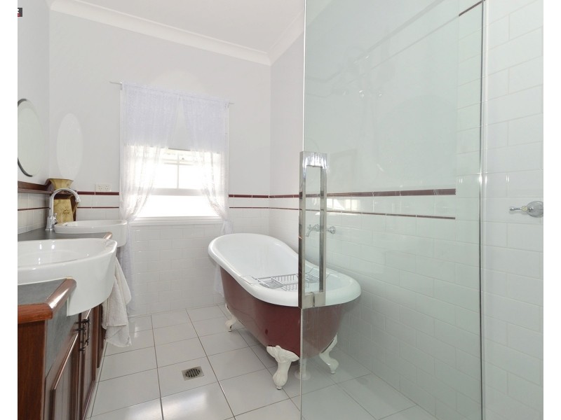 8 Traviston Way, Burrum Heads QLD 4659