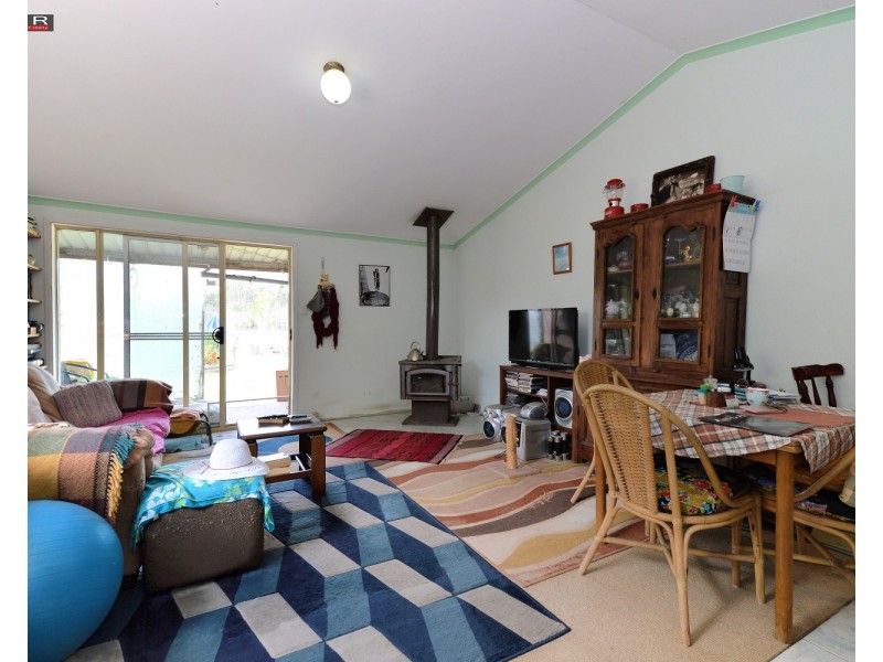 110 132 Government Rd, Burrum River QLD 4659