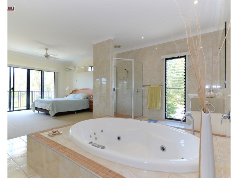 1 Tamarind Close, Burrum Heads QLD 4659