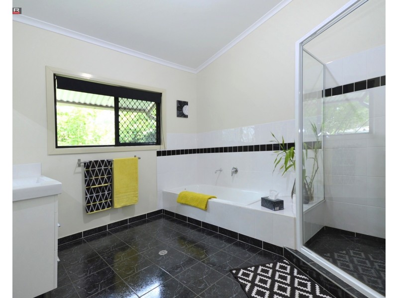 5-7 Roslyn Drive, Burrum Heads QLD 4659