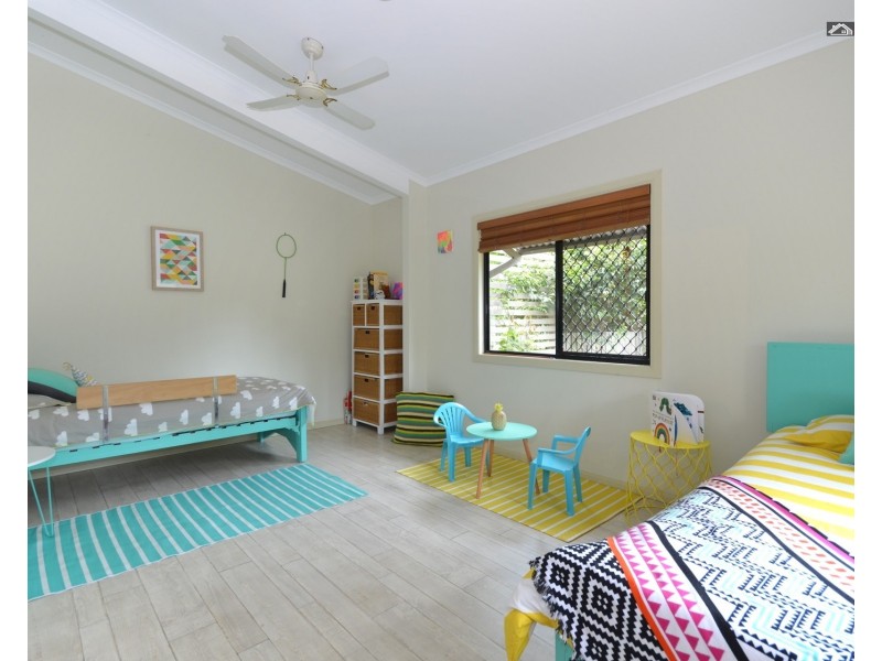 5-7 Roslyn Drive, Burrum Heads QLD 4659