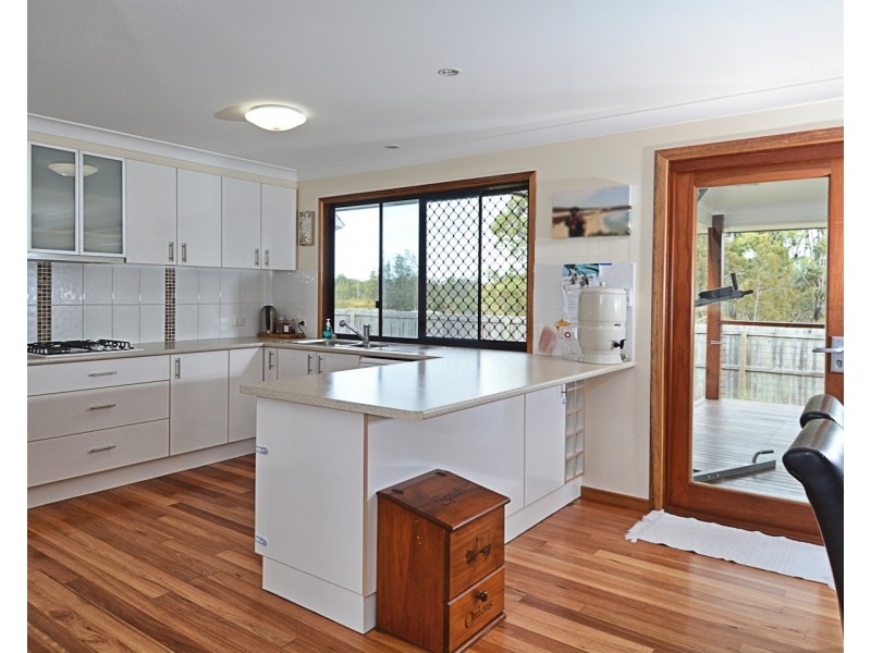 16 Lakeside Drive, Burrum Heads QLD 4659