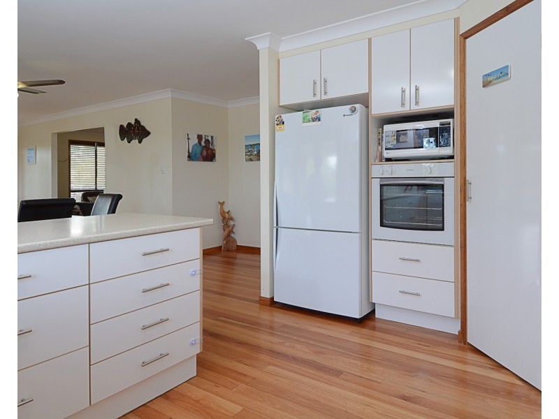 16 Lakeside Drive, Burrum Heads QLD 4659