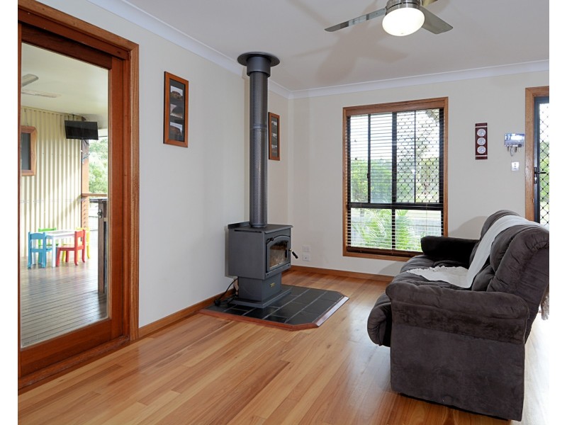 16 Lakeside Drive, Burrum Heads QLD 4659
