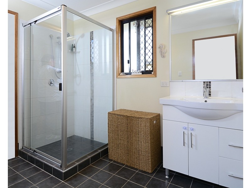 16 Lakeside Drive, Burrum Heads QLD 4659
