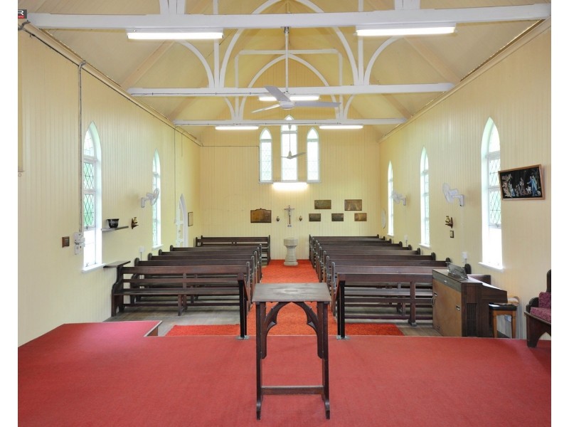 11 William St, Howard QLD 4659