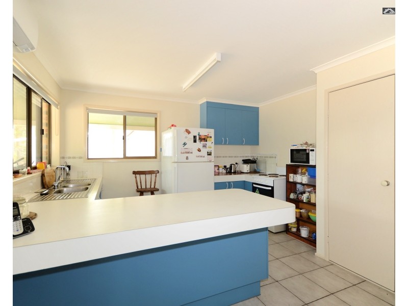 12 Jacqueline Drive, Pacific Haven QLD 4659