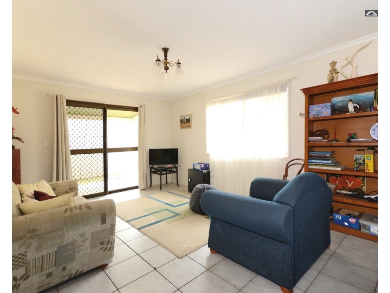 12 Jacqueline Drive, Pacific Haven QLD 4659