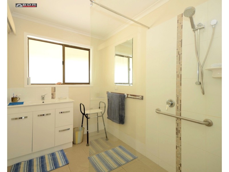 12 Jacqueline Drive, Pacific Haven QLD 4659