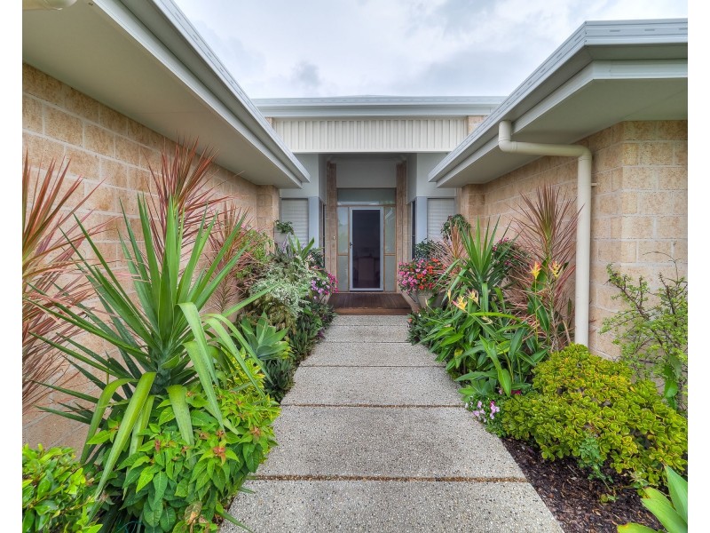 13 Fulmar Court, Burrum Heads QLD 4659