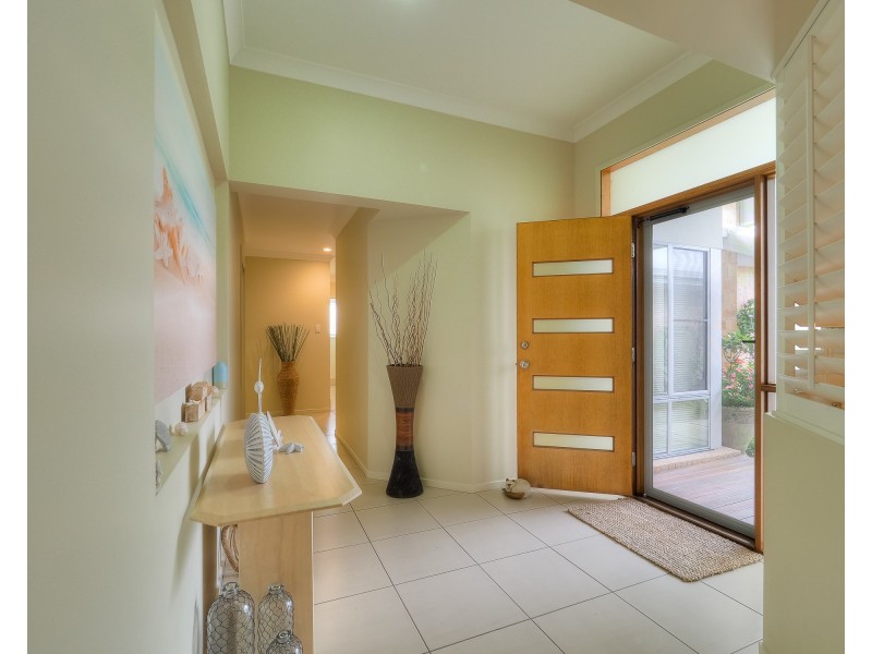 13 Fulmar Court, Burrum Heads QLD 4659