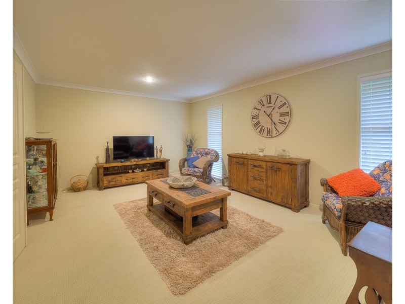 13 Fulmar Court, Burrum Heads QLD 4659