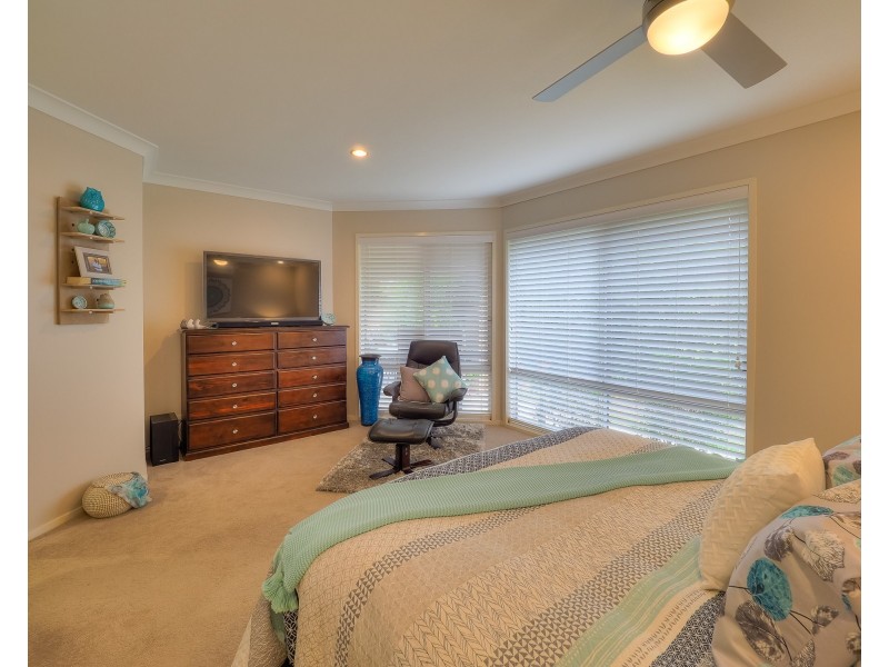 13 Fulmar Court, Burrum Heads QLD 4659