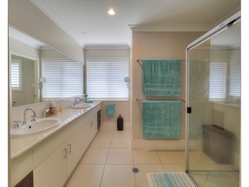 13 Fulmar Court, Burrum Heads QLD 4659