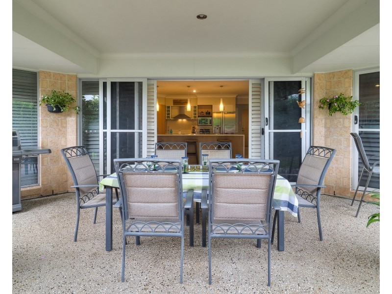 13 Fulmar Court, Burrum Heads QLD 4659