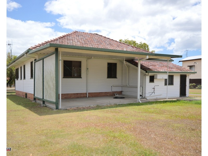 8 East Street, Howard QLD 4659