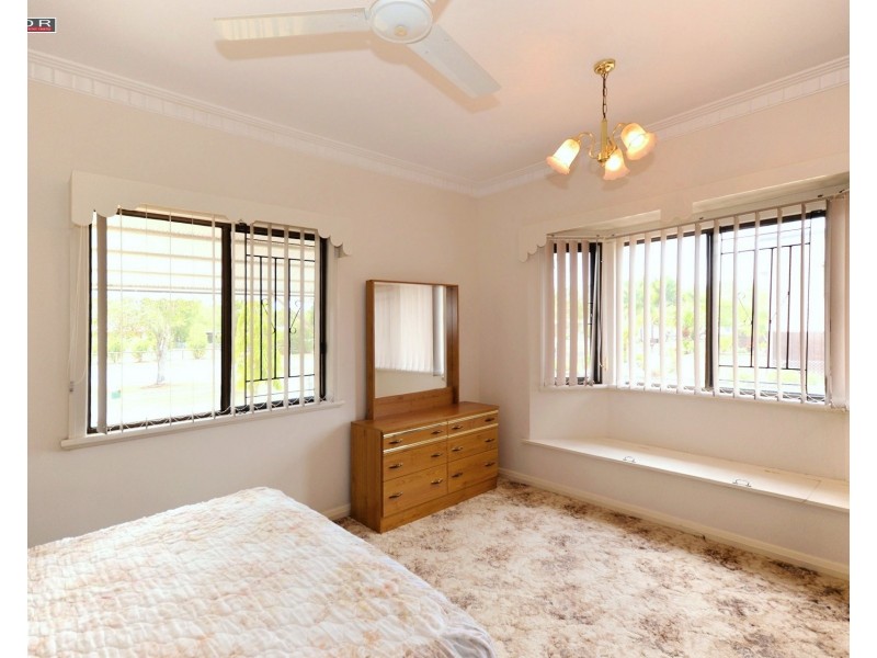 8 East Street, Howard QLD 4659