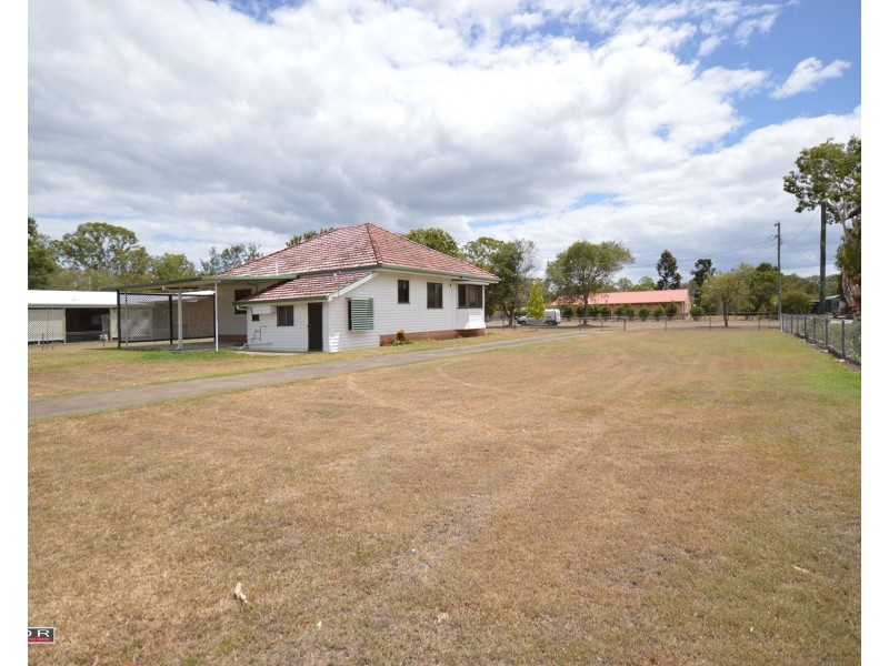8 East Street, Howard QLD 4659