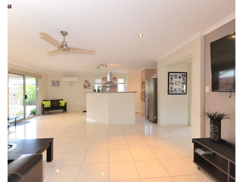 53 Sirenia Drive, Burrum Heads QLD 4659