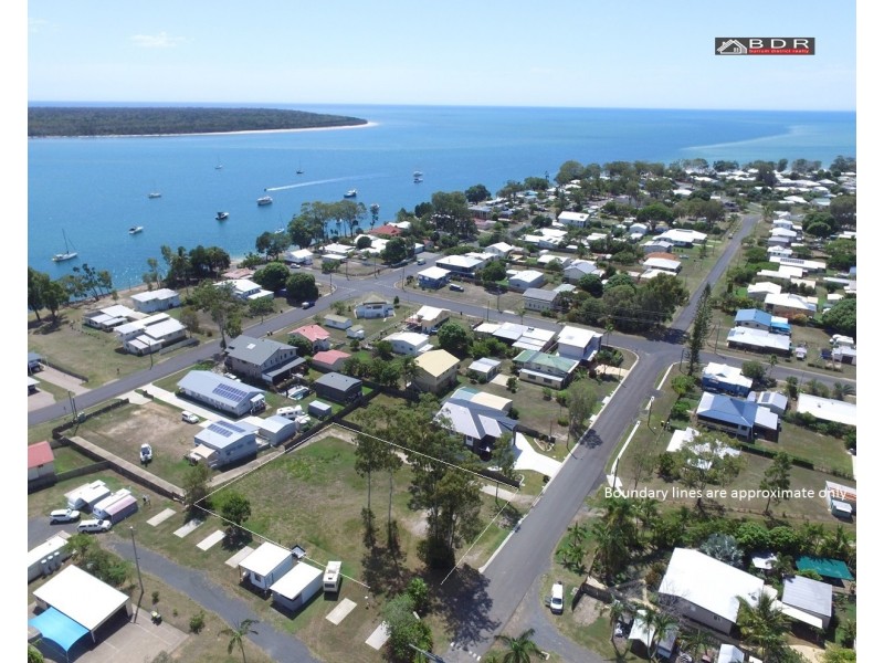 4 Howard Street, Burrum Heads QLD 4659