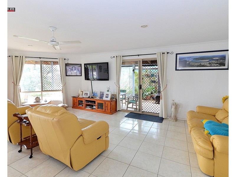 5 Smith Street, Buxton QLD 4660