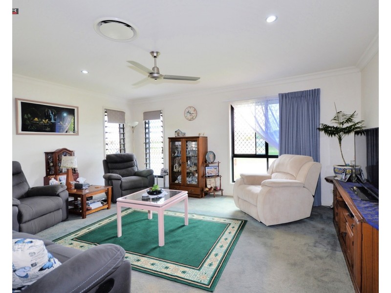 1 Eds Place, Burrum Heads QLD 4659