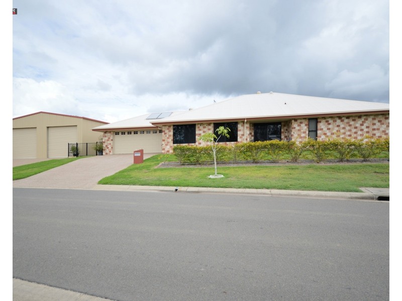 1 Eds Place, Burrum Heads QLD 4659