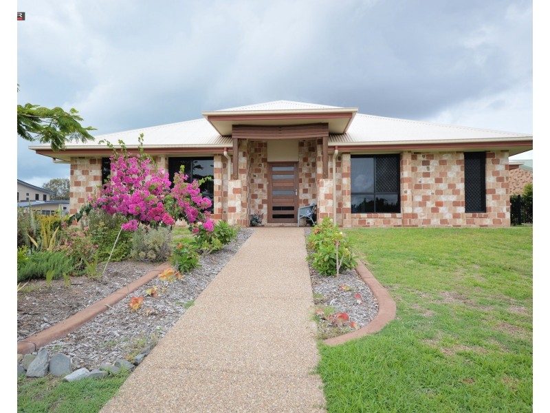 1 Eds Place, Burrum Heads QLD 4659