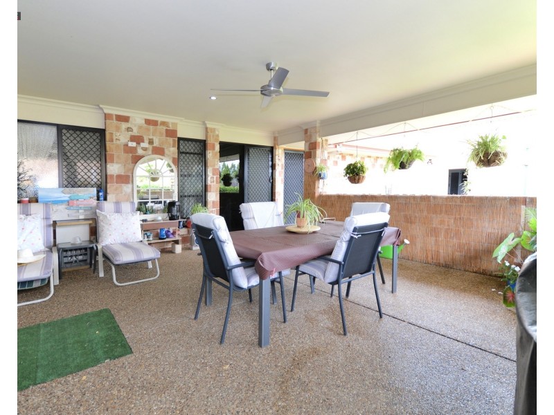 1 Eds Place, Burrum Heads QLD 4659