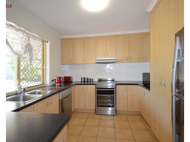 35 Coal St, Howard QLD 4659