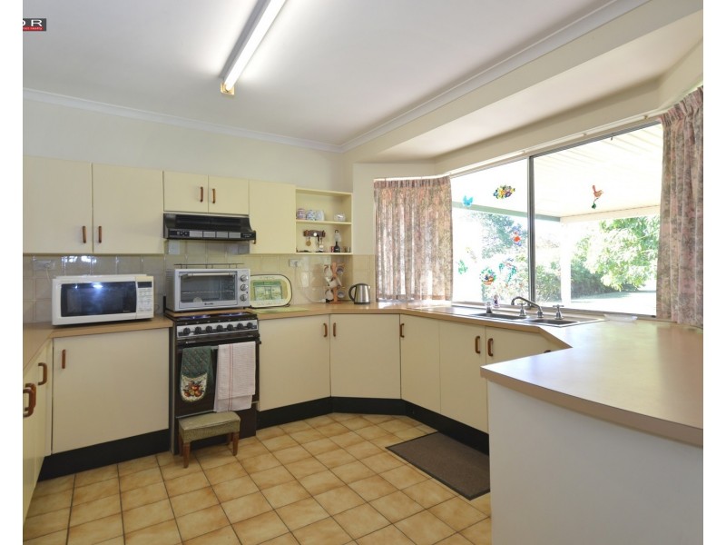 8-10 Creek Street, Howard QLD 4659