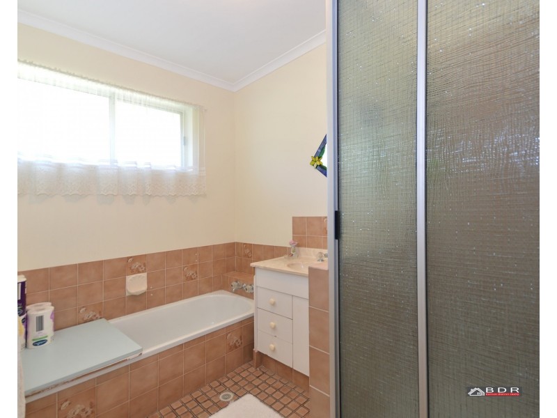 8-10 Creek Street, Howard QLD 4659