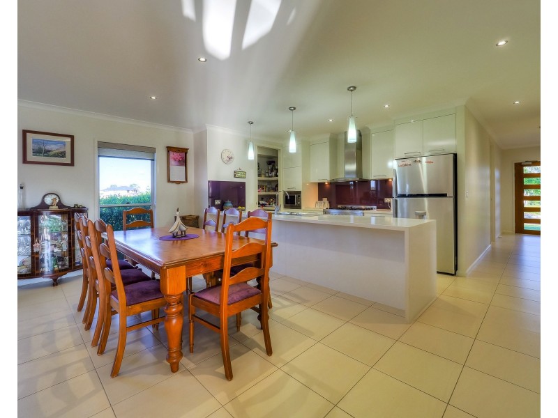 17 Majestic Crt, Burrum Heads QLD 4659