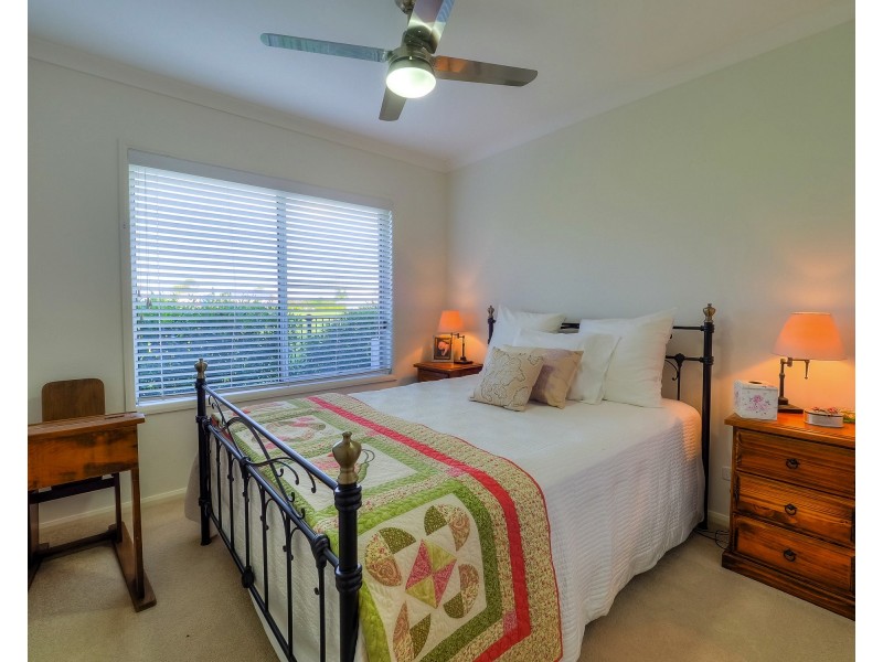 17 Majestic Crt, Burrum Heads QLD 4659