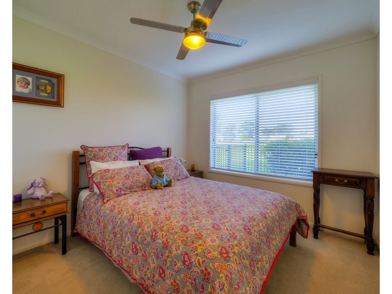 17 Majestic Crt, Burrum Heads QLD 4659