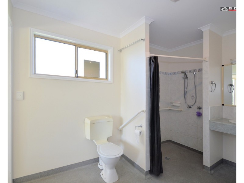 12 Robert Street, Torbanlea QLD 4662