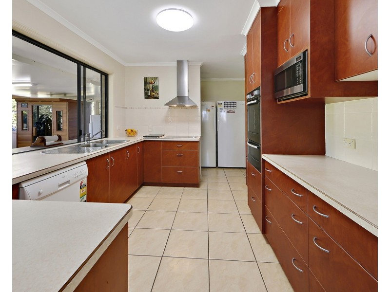 34 East Street, Howard QLD 4659