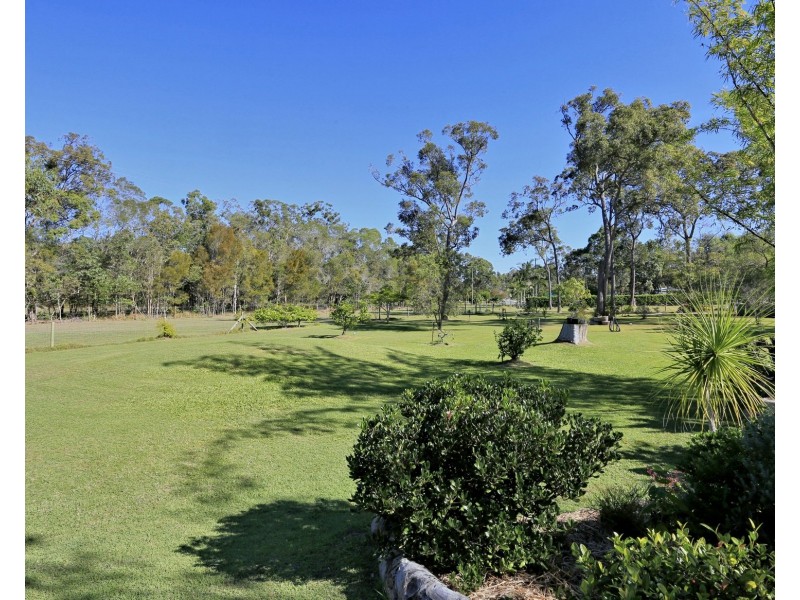 34 East Street, Howard QLD 4659