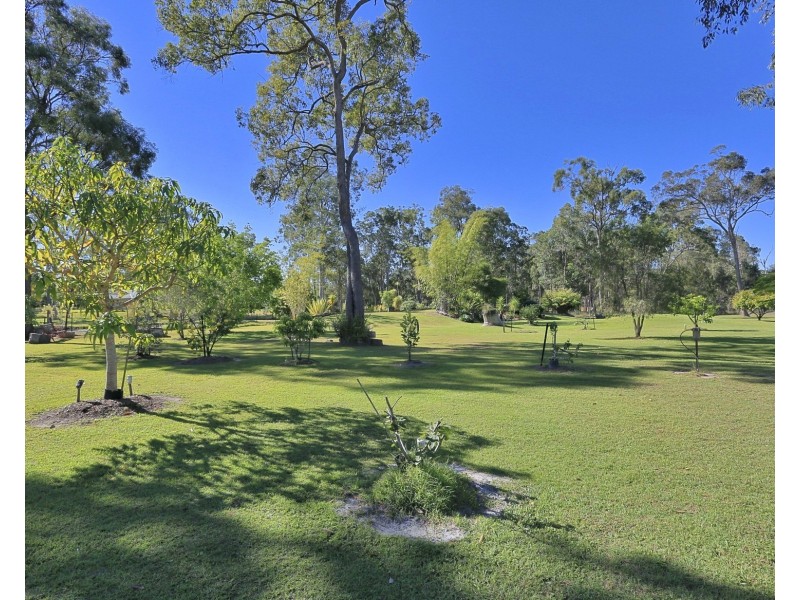 34 East Street, Howard QLD 4659