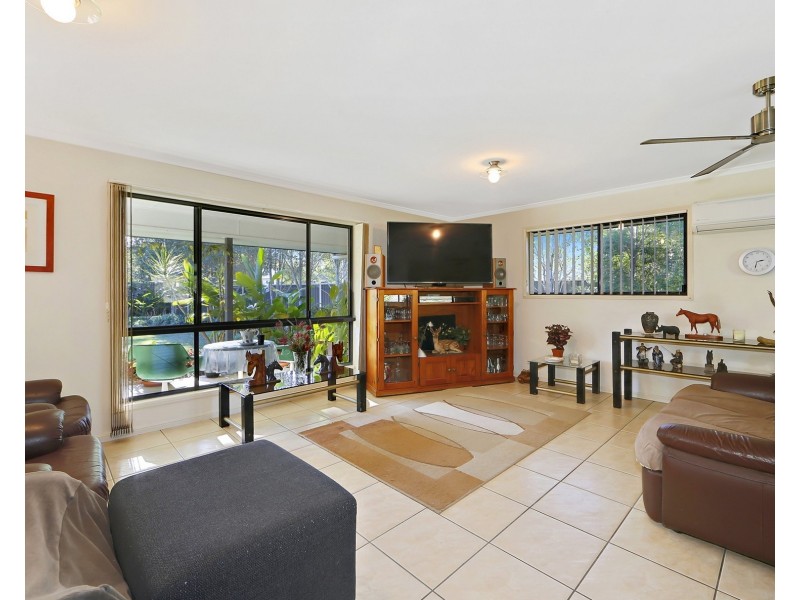 34 East Street, Howard QLD 4659
