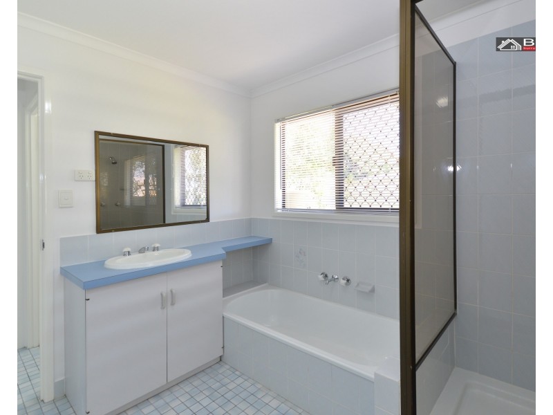 23 Howard St, Burrum Heads QLD 4659