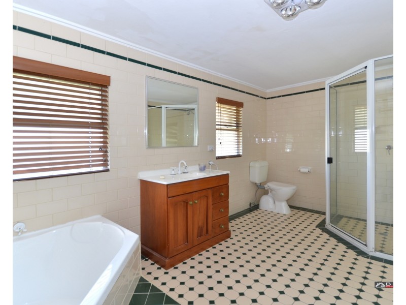 6 Arthur St, Howard QLD 4659