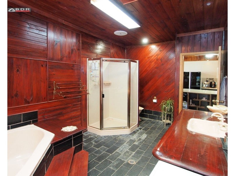 11 Island Close, Pacific Haven QLD 4659